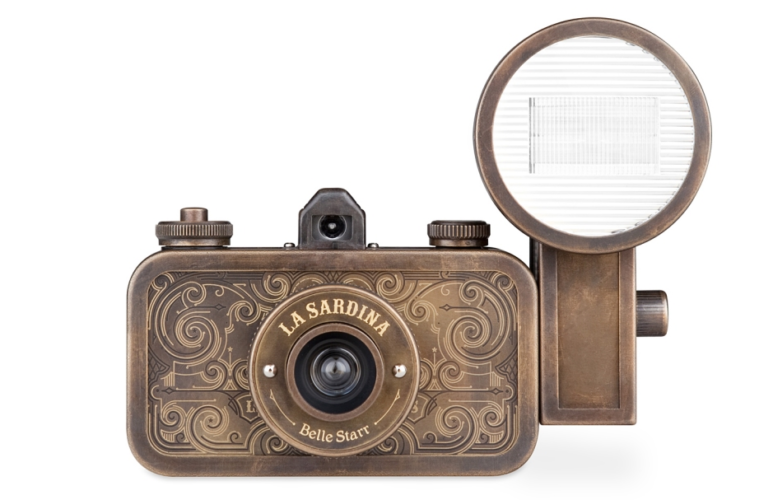 La-Sardina-Camera-Flash-11