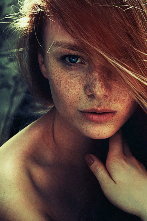 Beautiful Redhead Woman Portrait 8 - HisPotion
