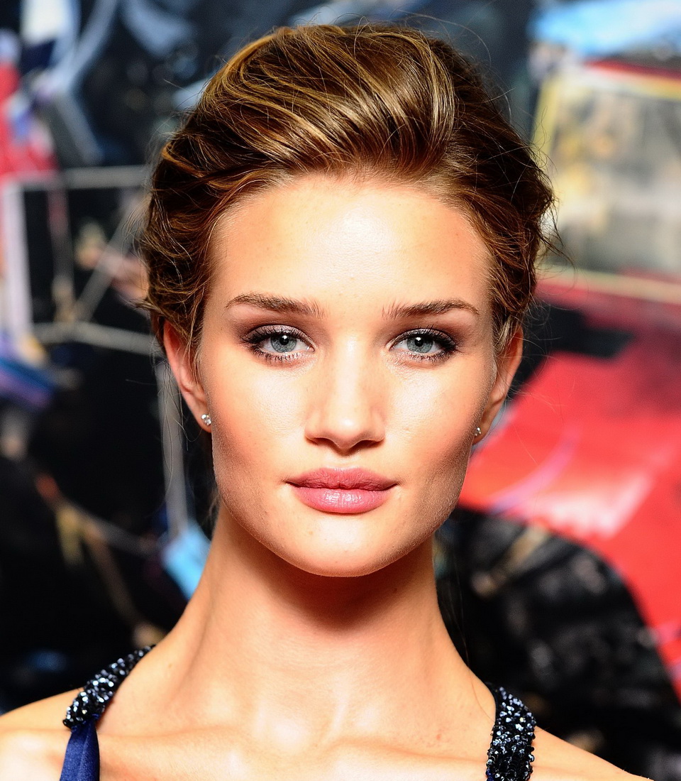 30 Beautiful Portrait Photos of Rosie Huntington-Whiteley - Hispotion