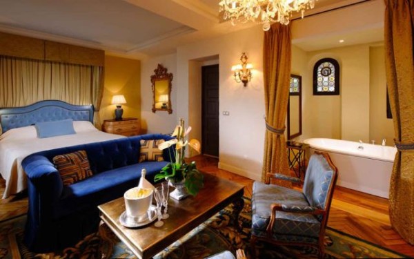 Chateau_Eza_-_Room