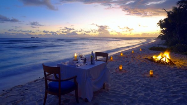 Seychelles private-beach-dinner
