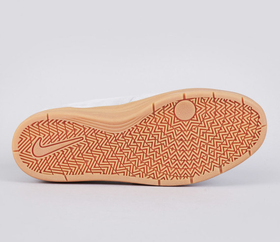 eric-koston-2-wolf-grey-white-gum-medium-brown-05-570x492