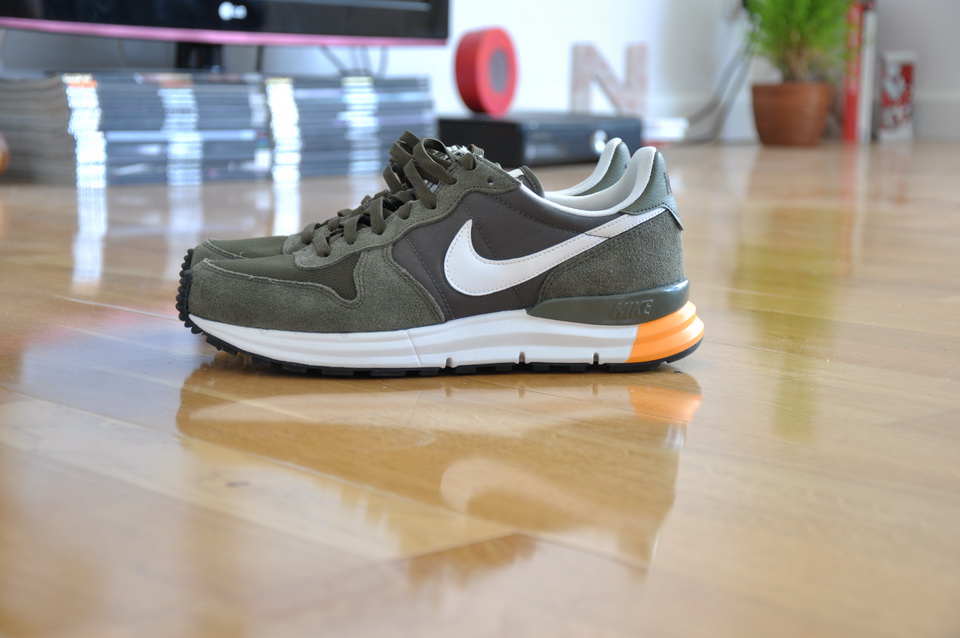 nike internationalist copper moon