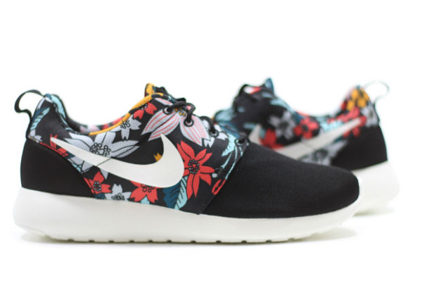 nike-wmns-roshe-run-aloha-black-hispotion