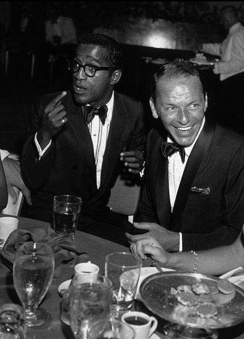 sinatra-black-and-white