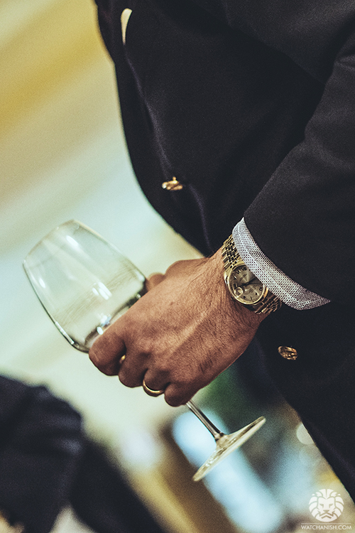 suit-and-champagne