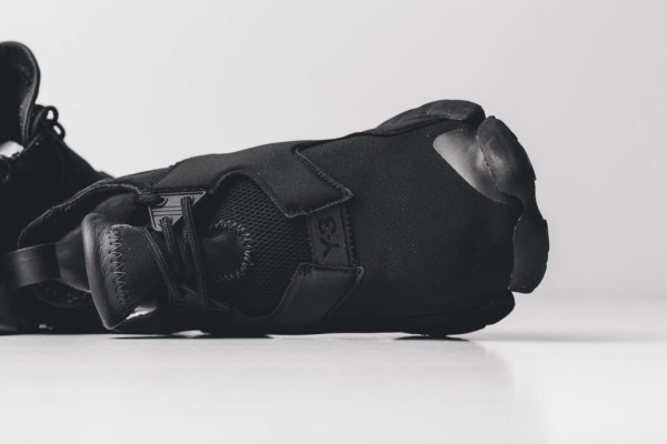 y-3-kohna-triple-black-3