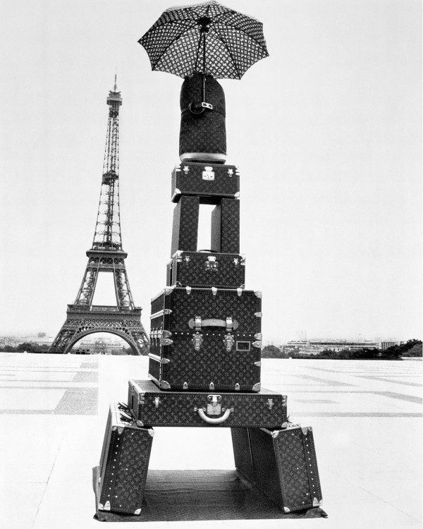 luggage-eiffel-tower