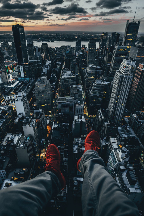skyscraper-red