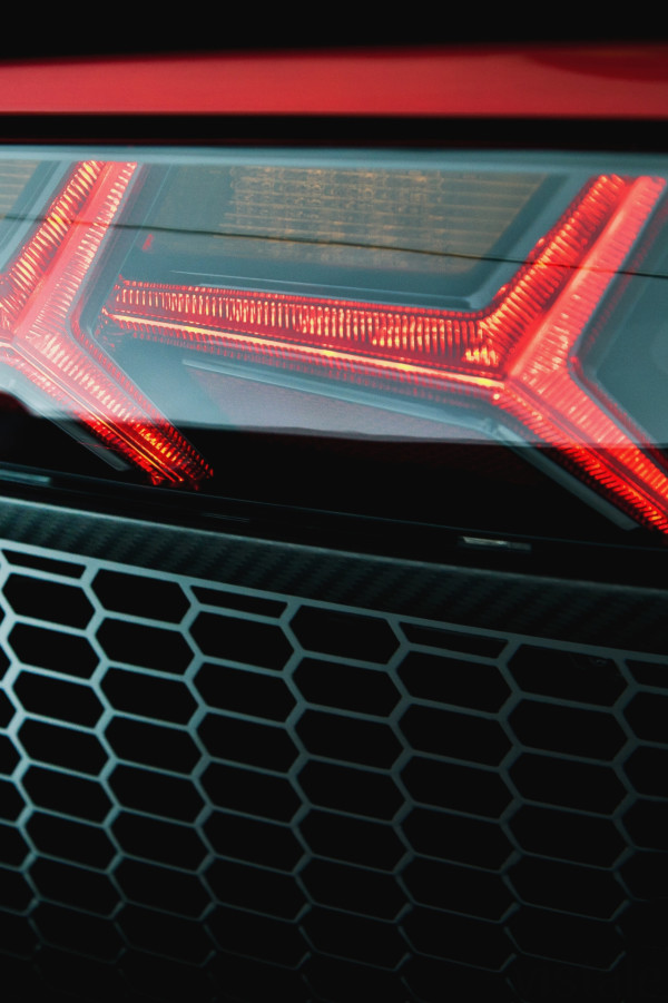taillight-grille
