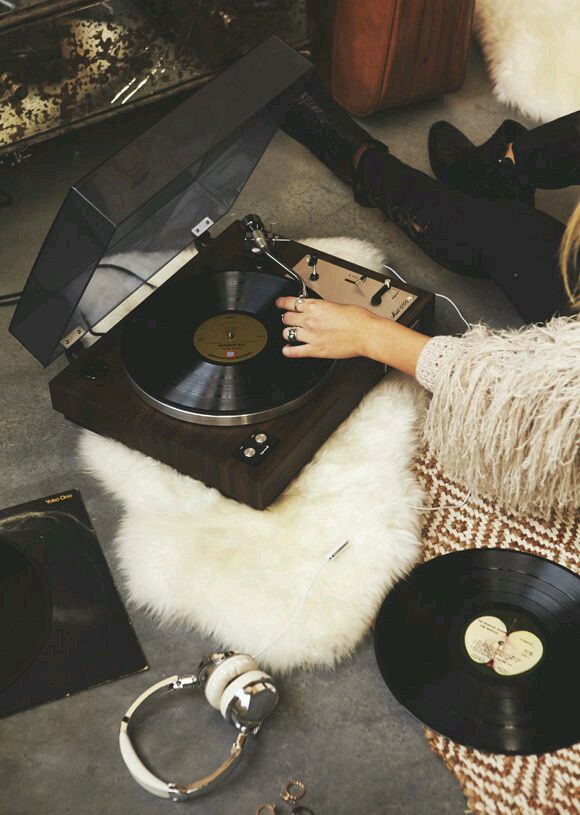 vinyl-play