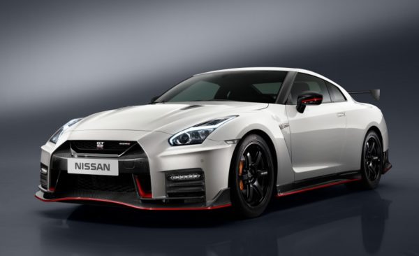 2017-Nissan-GT-R-NISMO-103-876x535