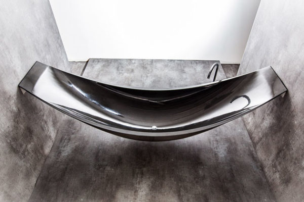 Carbon-Fiber-Vessel-Hammock-Bathtub-by-Splinter-Works-2