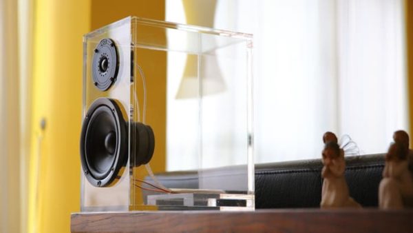OneClassic-speakers 02