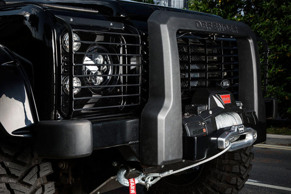 spectre-edition-land-rover-90-3