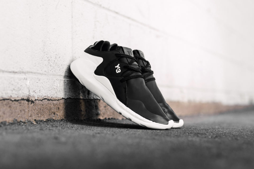 y-3-qr-run-black-white-01