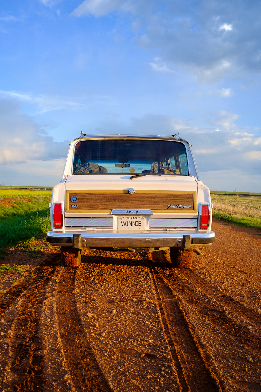 jeep-wagoneer