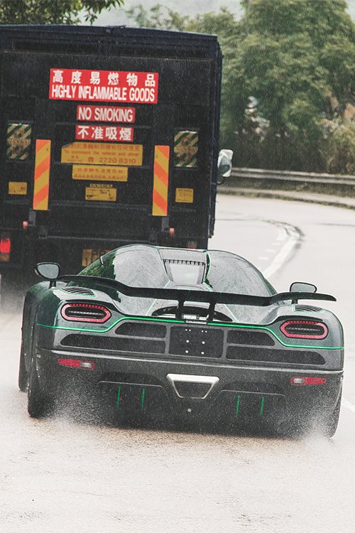 koenigsegg-agera1