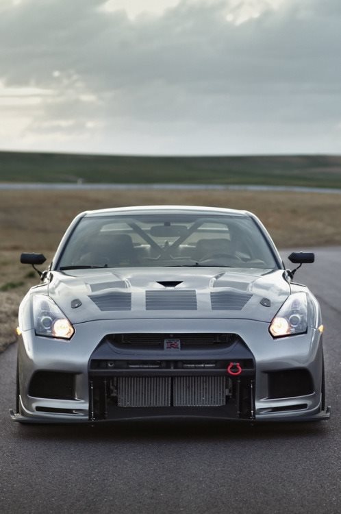 nissan-gt-r-r35