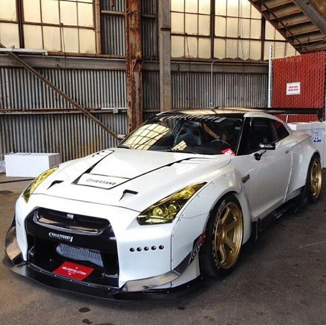 nissan-gt-r-r-35