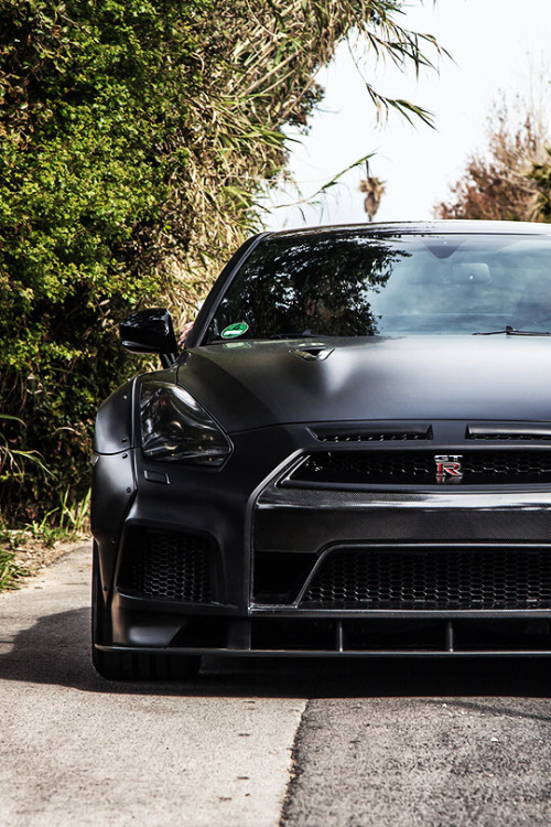 prior-design-nissan-gt-r-pd750-widebody