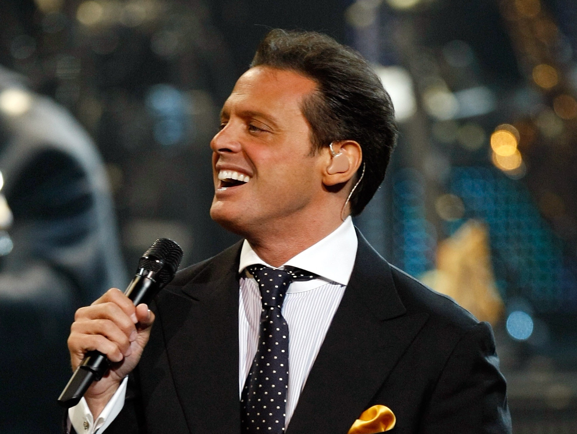 Luis Miguel Net Worth [2022]: How Did He Achieve This Wealth?