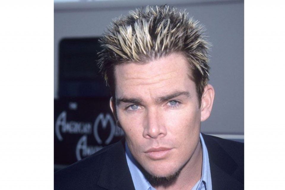 Frosted Tips are Coming Back In Style Hispotion