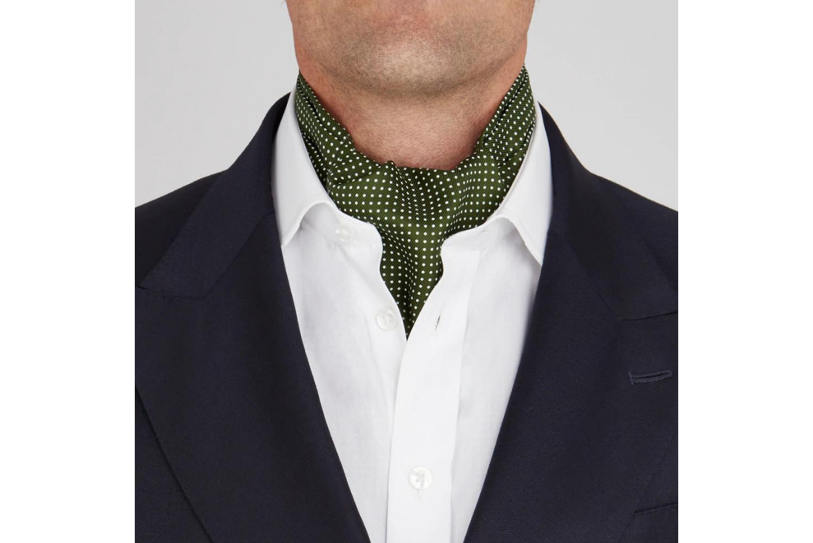 How To Wear An Ascot Tie? Simple Style Rules Everyone Should Follow -  Outsons