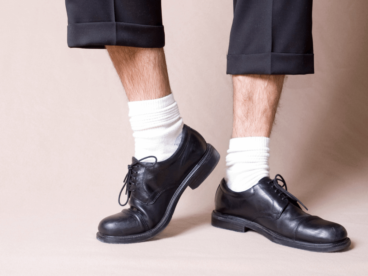 White Socks With Black Shoes (Or Any Type Of Socks) - Hispotion
