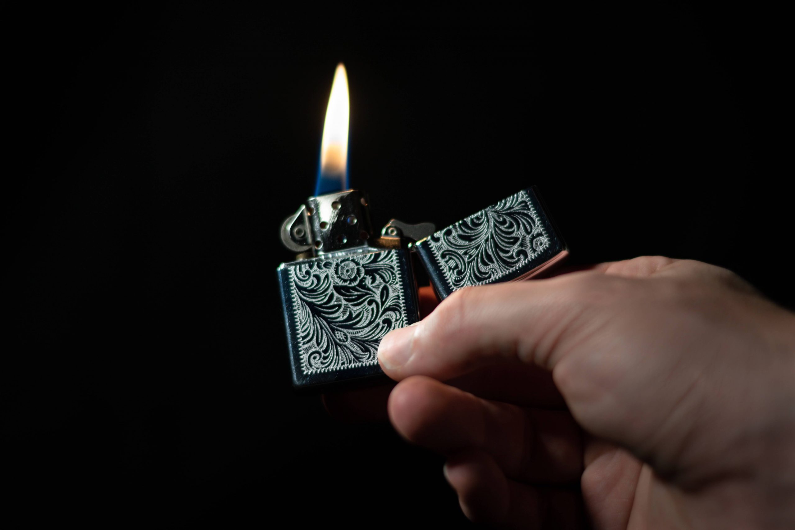 aestethic picture for cigars cutters and lighters article