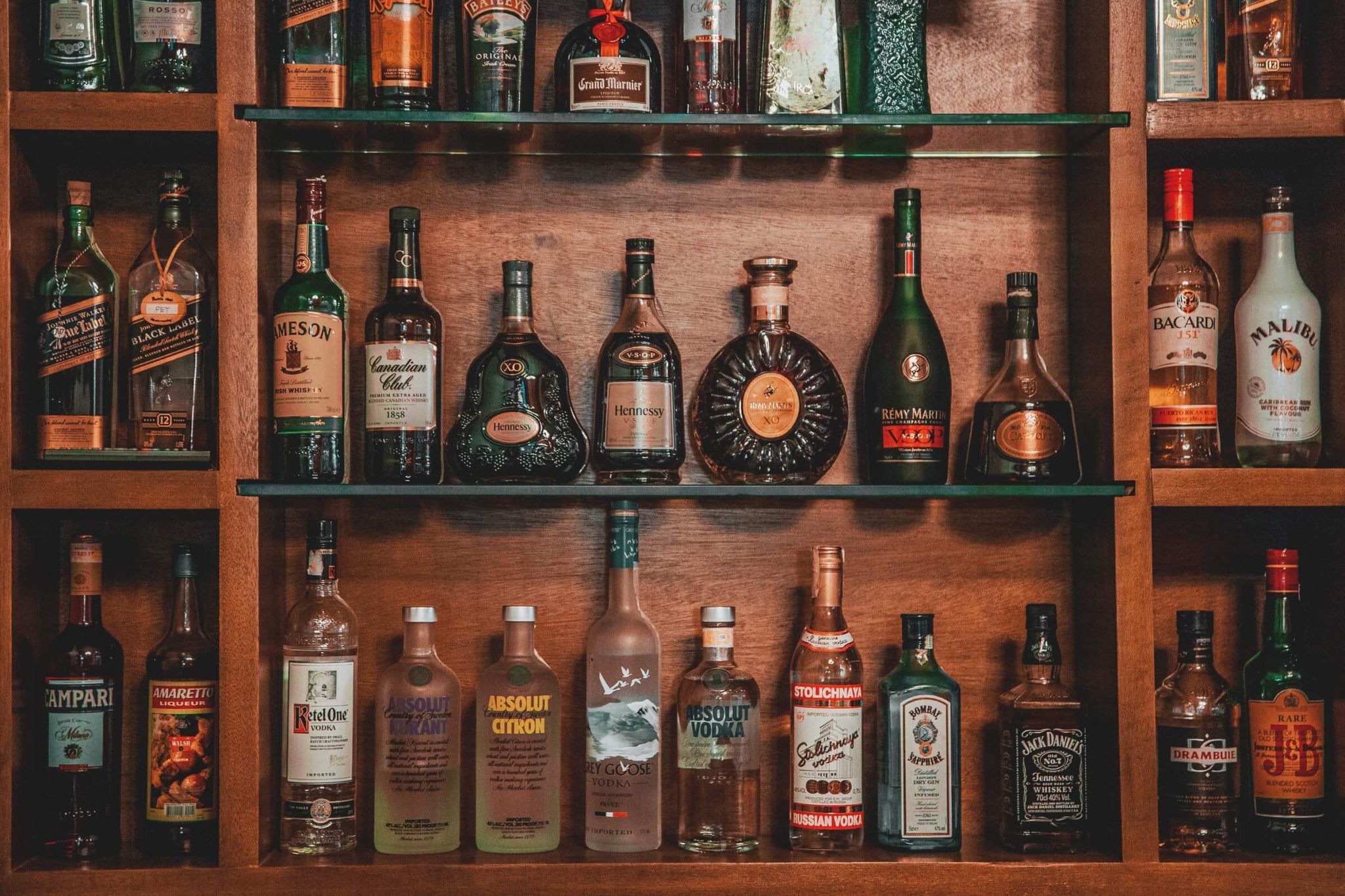 The difference between classic liquors and liqueur